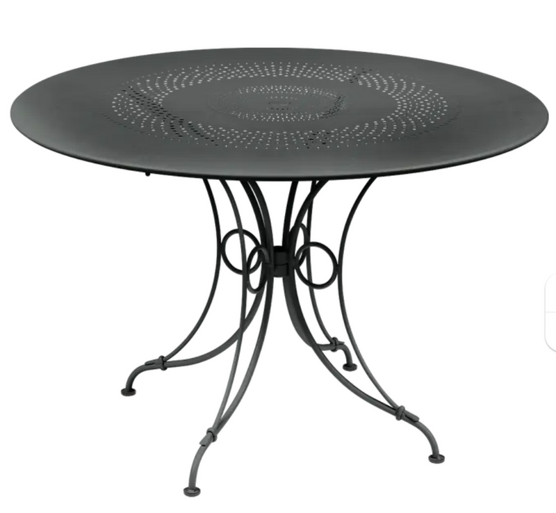 Load image into Gallery viewer, Round Fermob 1900 outdoor table with 117 cm diameter in anthracite, suitable for outdoor dining and patio use.
