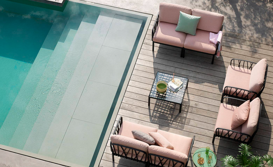 Nardi Komodo Tavolino Vetro glass outdoor table with antracite finish, ideal for patio or garden seating areas.