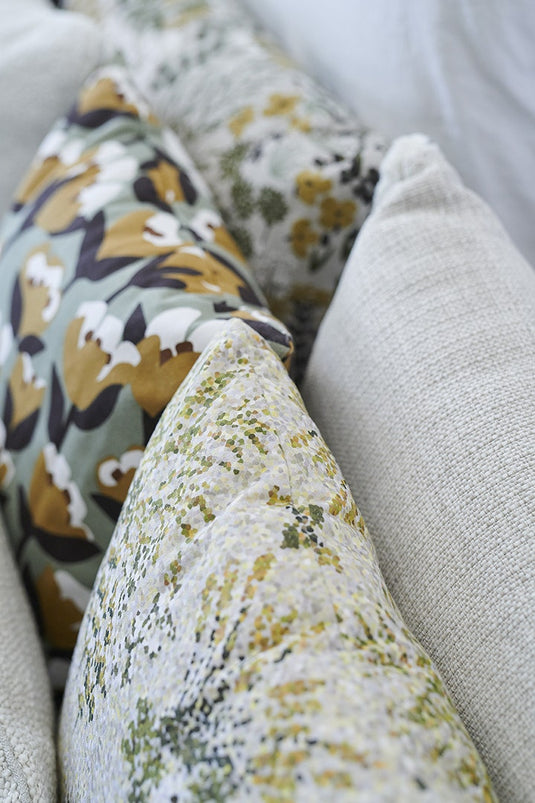 Fermob Bouquet Sauvage Tulipe Outdoor Cushion 44 x 44 cm – lifestyle