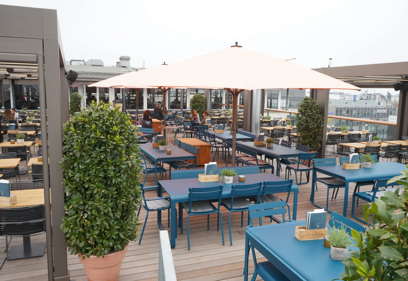 Load image into Gallery viewer, Bellevie outdoor metal dining table by Fermob, 196 x 90 cm, eight-seater with a sleek design and sturdy metal construction.
