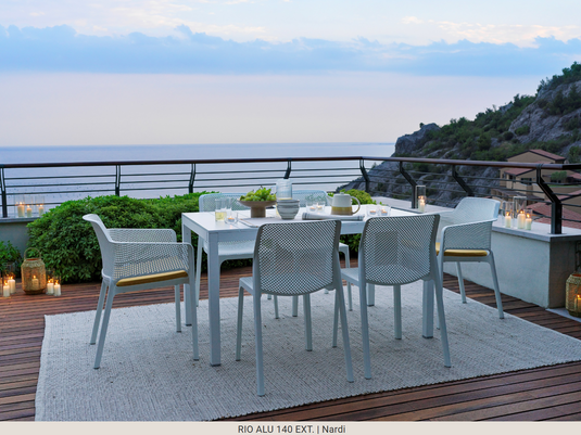 Nardi Rio Alu 140 extensible outdoor table in white aluminum with a sleek design, suitable for patio or garden use.
