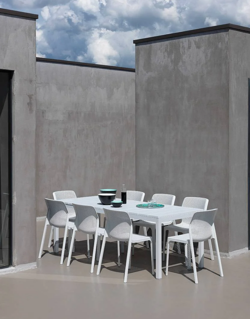 Load image into Gallery viewer, White Nardi Bit outdoor chair with a sleek modern design, suitable for patio or garden seating.
