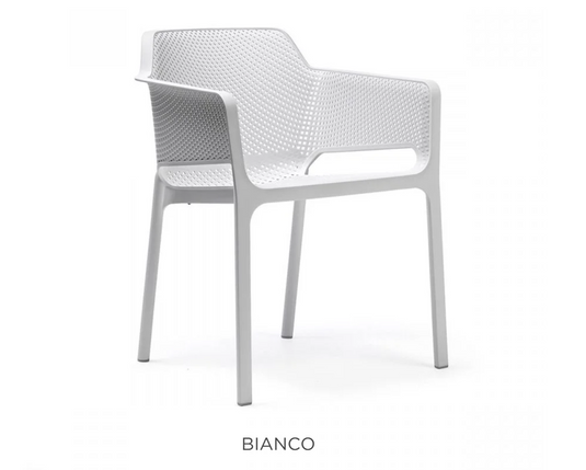 White Nardi Net outdoor chair with a woven design, lightweight frame, and comfortable seating for patio or garden use.