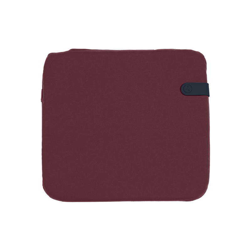 Load image into Gallery viewer, Fermob Color Mix Outdoor Seat Cushion 41 x 38 cm – Burgundy
