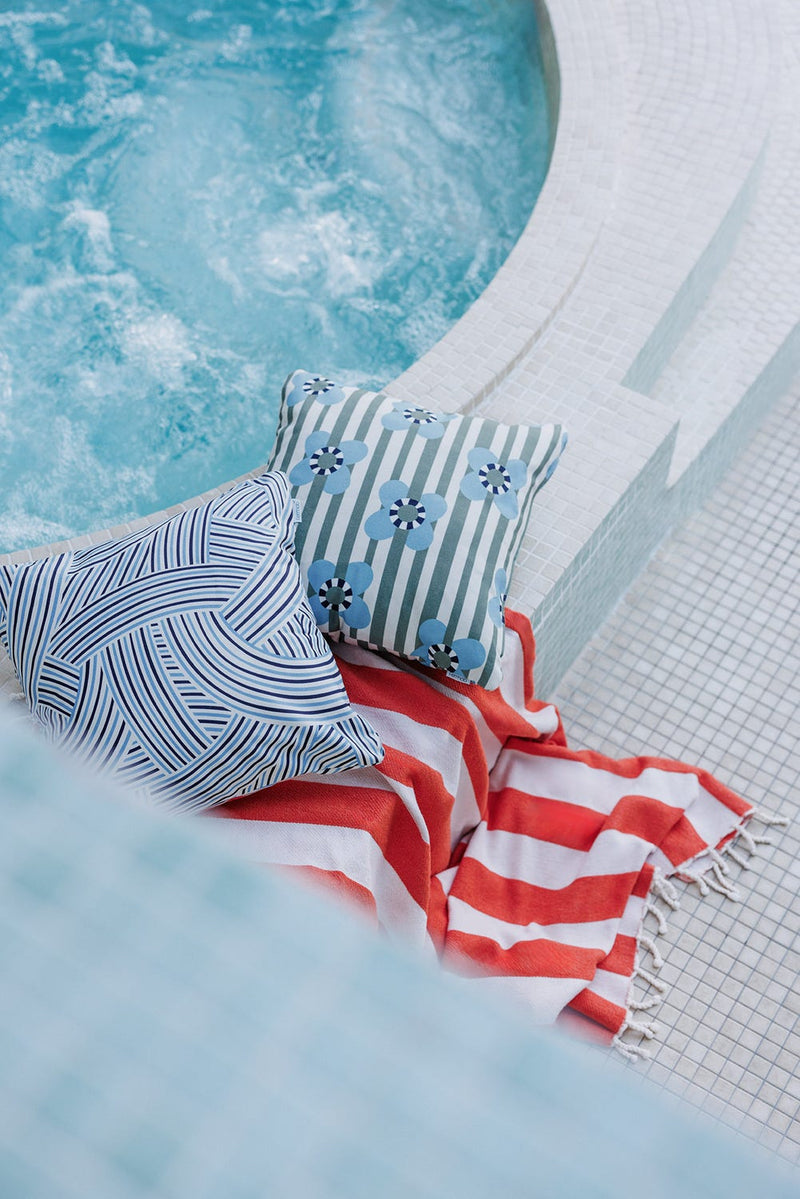 Load image into Gallery viewer, Fermob Croisière Cordage Outdoor Cushion 44 x 44 cm – lifestyle
