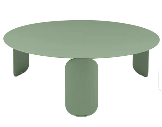 Fermob Bebop Low Outdoor Table Ø80cm in anthracite, round coffee table with a modern design, suitable for outdoor spaces.