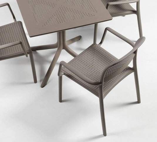 Outdoor Nardi Clip 70 table with wooden legs and a rectangular top, ideal for outdoor dining or hotel outdoor furniture use.