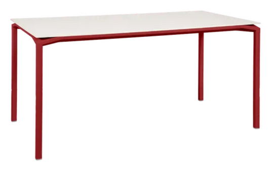 Fermob CALVI AERIS mineral dining table, 160x80 cm, six-seater with a modern design and vibrant chilli-colored tabletop.