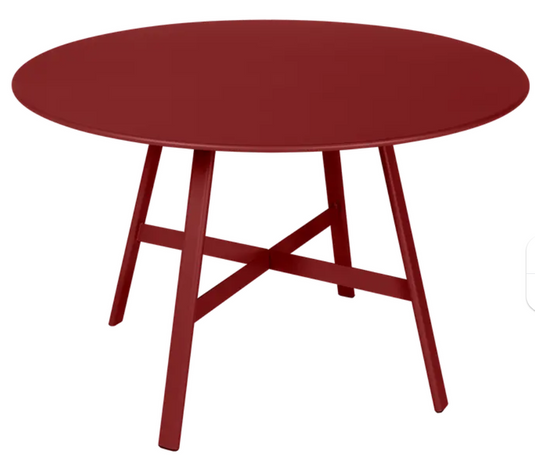 Fermob SO'O oval oak table with 117cm diameter, stylish oak surface ideal for restaurant or hotel settings.