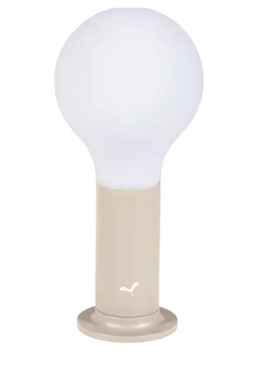 Clay grey APLÔ Lamp H.24 with magnetic base from Fermob, outdoor lighting fixture with modern design and versatile mounting.