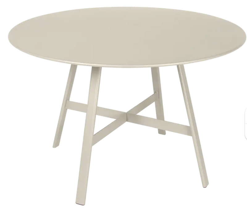 Load image into Gallery viewer, Clay grey Fermob SO'O oval oak table with 117cm diameter, ideal for restaurant and hotel settings in Ireland.
