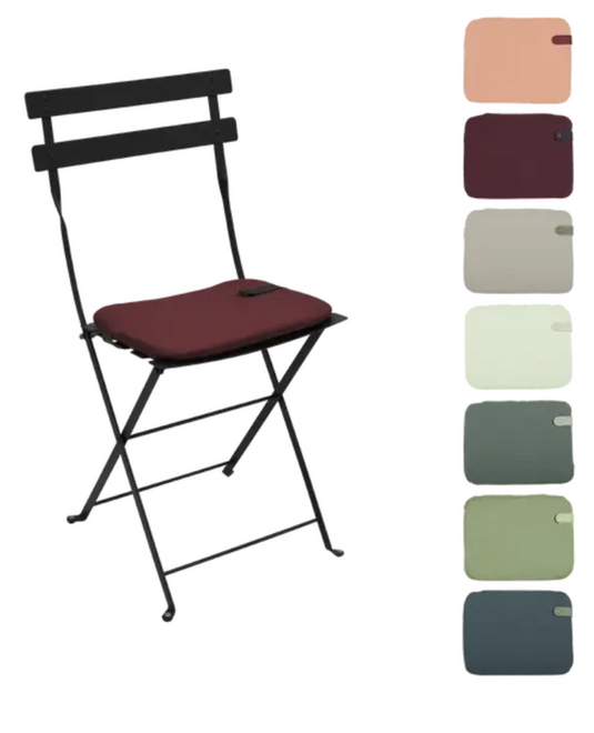 Color Mix Fermob outdoor cushion measuring 38x30 cm, designed for foldable Fermob chairs, featuring vibrant, mixed color pattern.