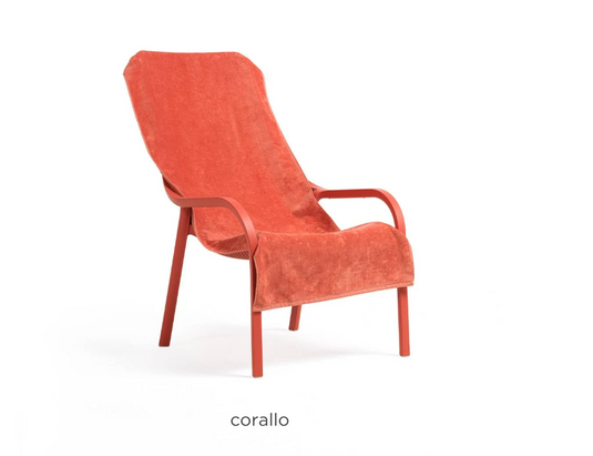 Nardi Net Lounge Beach Towel with coral pattern, lightweight and soft, ideal for lounging at the beach or patio.