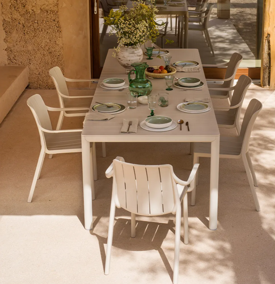 Nardi Tevere 210 extendable outdoor table with wooden slat top and metal frame, perfect for outdoor dining and gatherings.