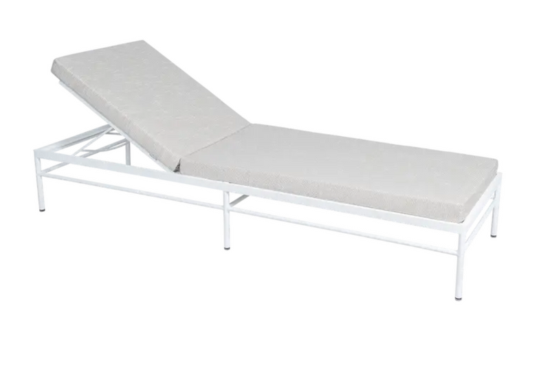 Load image into Gallery viewer, Cotton white wicker Rivage luxury sunlounger by Fermob featuring a metal frame and comfortable outdoor design.
