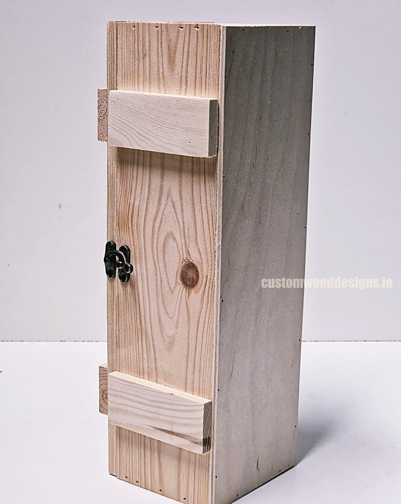 Load image into Gallery viewer, Rustic Bottle Box - Natural Single x 25 Corporate Gift Box with Wood Wool Custom Wood Designs __label: Multibuy gift gift box single box wine box wood wool CustomWoodDesignsIreland423b2989-e067-49ae-a004-6a12b24cbe3d_51736e02-123f-436f-9d15-91113e40828b
