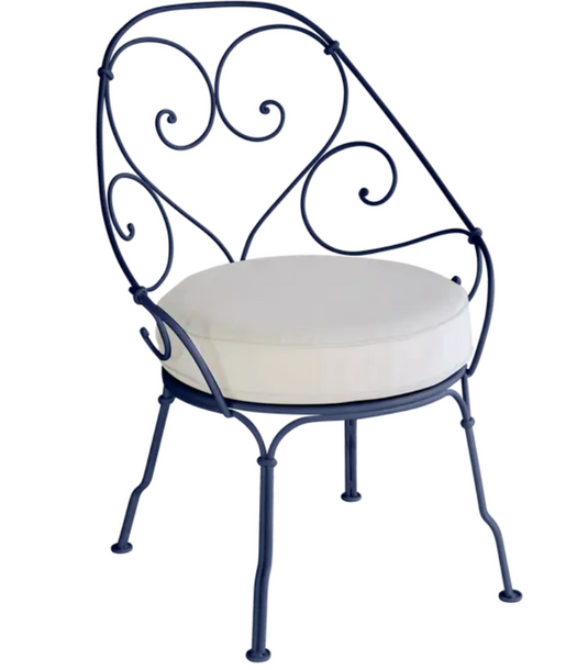 Deep blue and off-white Fermob Cabriolet outdoor armchair with metal frame and stylish design, ideal for patio or garden seating.