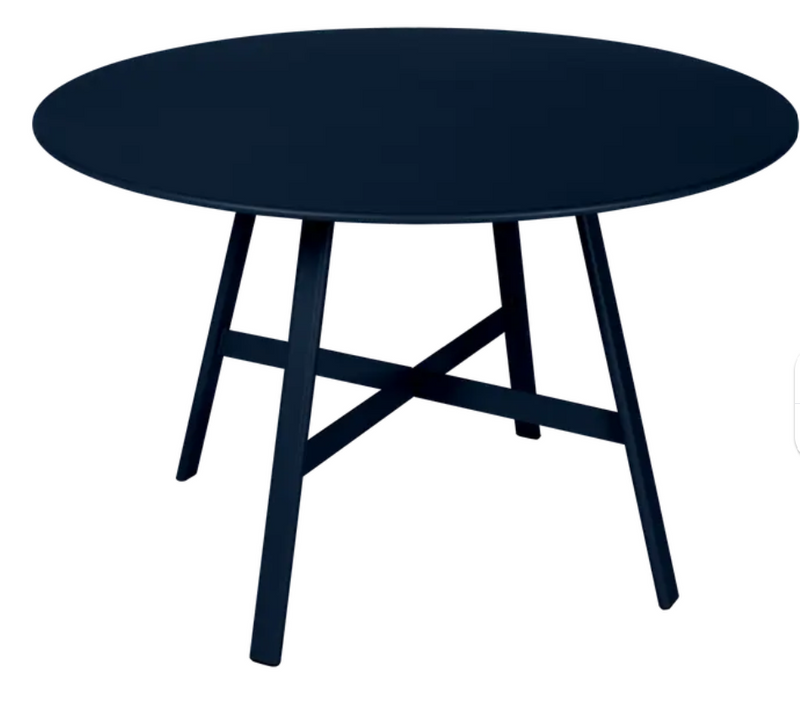 Load image into Gallery viewer, Deep blue Fermob SO'O oval oak table with 117cm diameter, suitable for restaurant or hotel settings.
