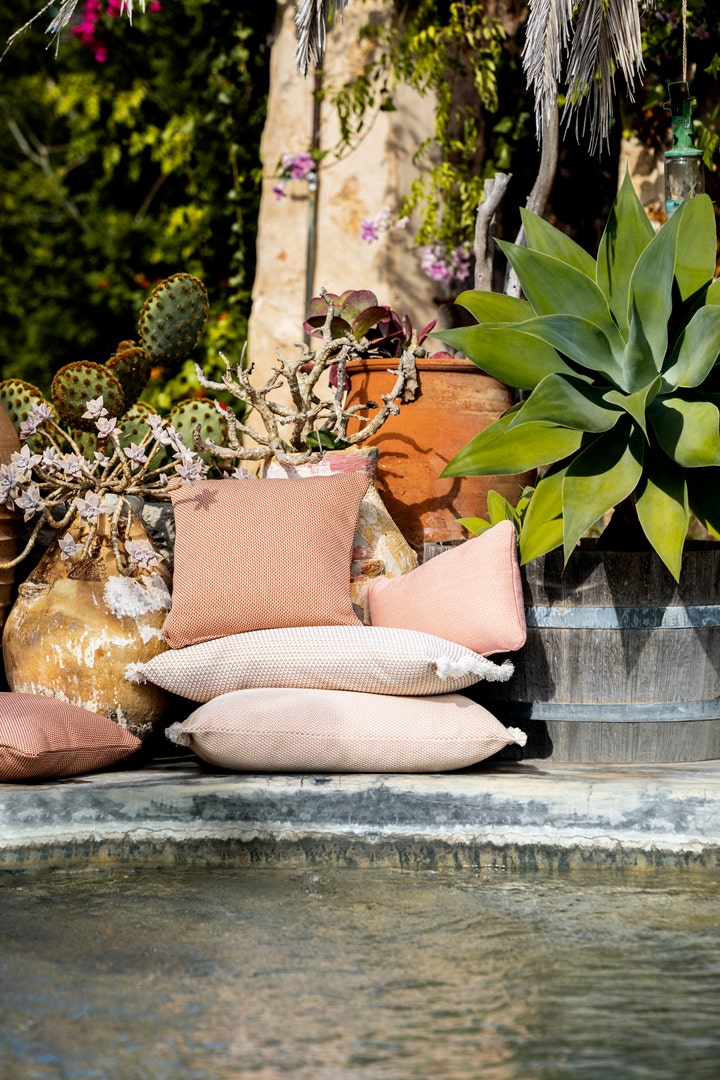 Load image into Gallery viewer, Fermob Evasion Outdoor Cushion 44 x 30 cm – lifestyle
