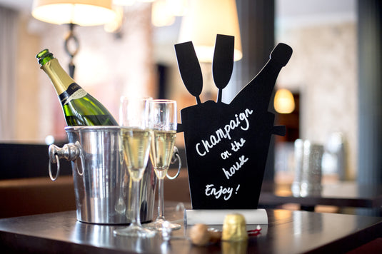 Securit Table Chalkboards - Silhouette Aluminium - Black 35,5x23x6cm - Pack of 6 - in use