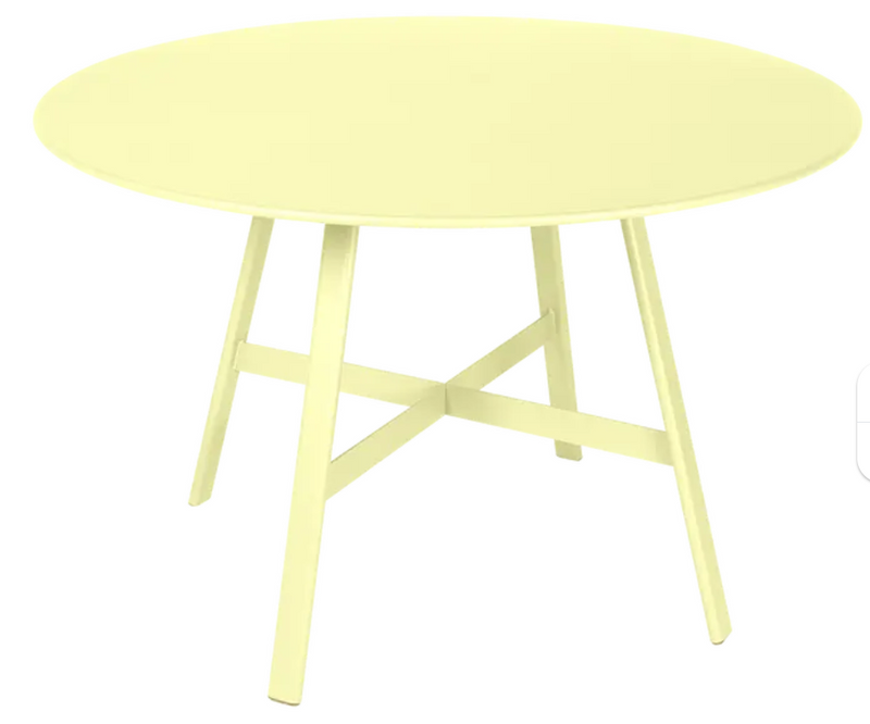 Load image into Gallery viewer, Fermob SO'O oval oak table with 117cm diameter, frosted lemon finish, ideal for restaurant or hotel settings.
