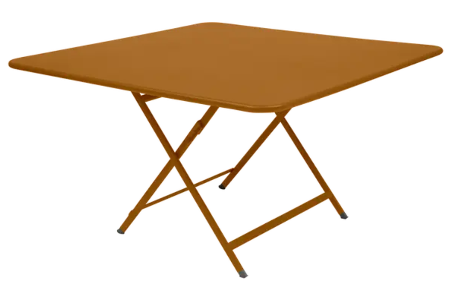Fermob Caractère foldable outdoor table, 128x128 cm, eight-seater with gingerbread finish, suitable for outdoor dining and gatherings.