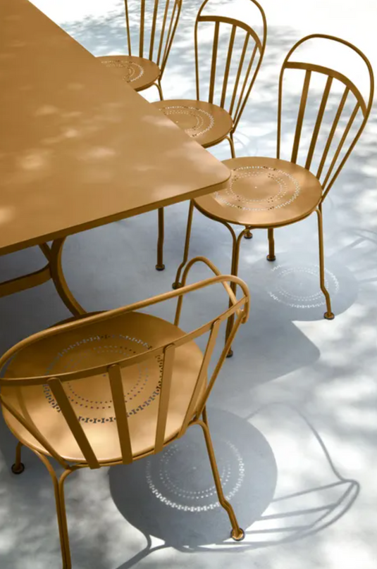 Fermob Romane dining table in gingerbread finish, 180x100 cm, suitable for up to 8 guests, outdoors with metal and wood design
