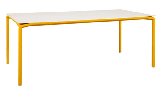 Fermob CALVI AERIS mineral dining table, 195x95 cm, eight-seater with honey-colored tabletop and sturdy metal frame.