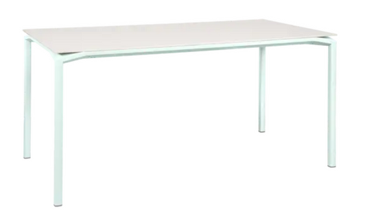 Fermob CALVI AERIS mineral dining table in Ice Mint with a 160 x 80 cm surface, designed for six seats.