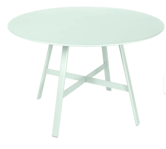 Fermob SO'O oval oak table with 117 cm diameter, ice mint finish, ideal for restaurant or hotel settings