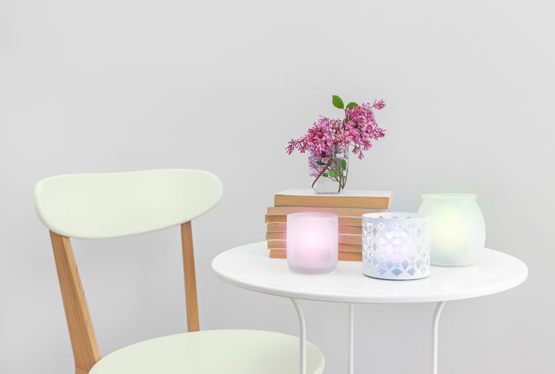 Load image into Gallery viewer, Securit Lighting - Rechargeable Tea Light Set Amsterdam in Warm White Replacements - Pack of 8 – in use
