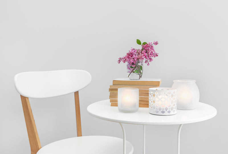 Load image into Gallery viewer, Securit Lighting - Rechargeable Tea Light Set Amsterdam in Warm White - Pack of 6 – in use
