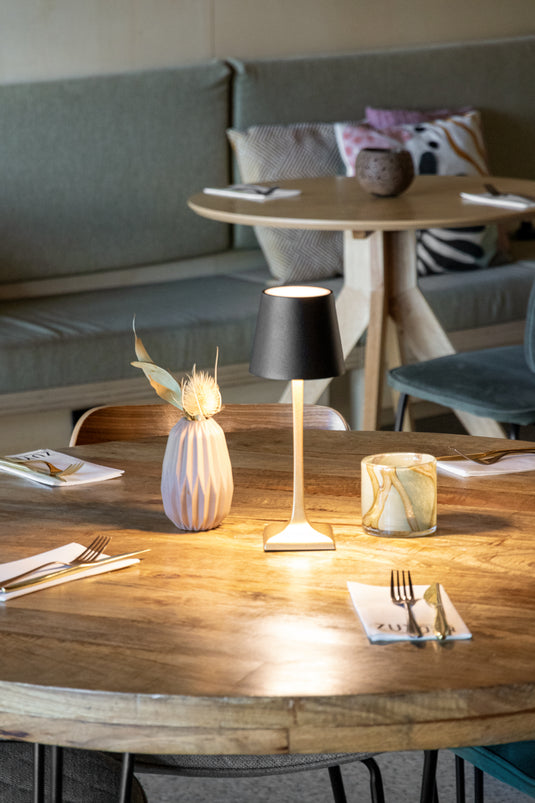 Securit Lighting - Wireless Table Lamp Roma in Gold & Black - Pack of 6 – in use