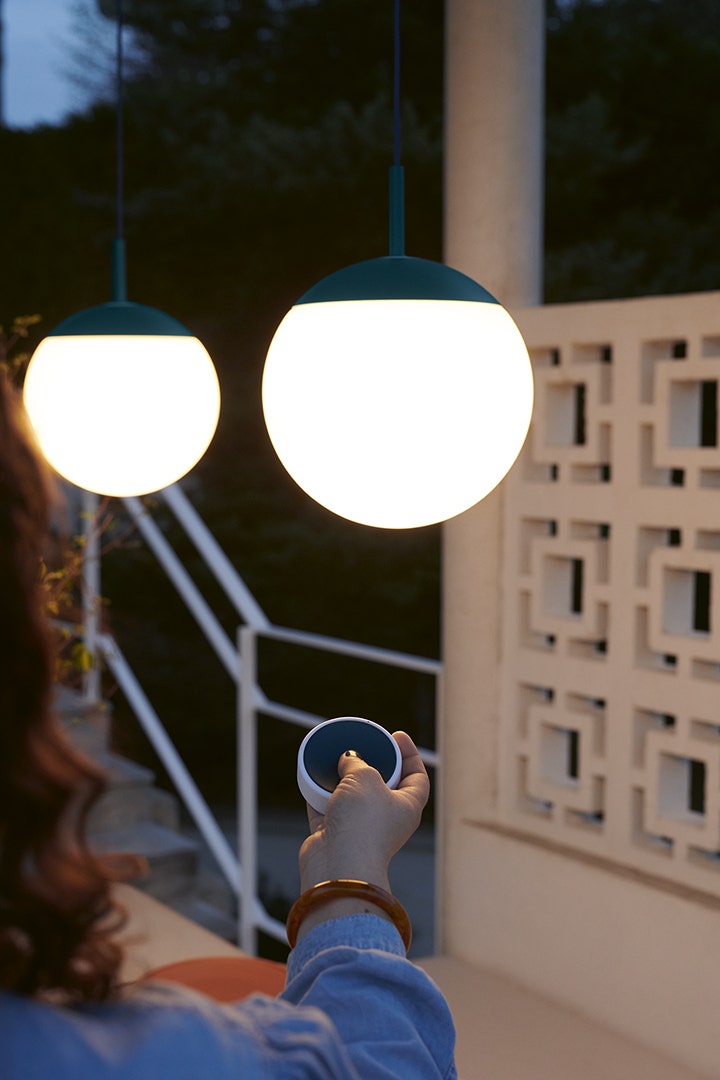 Load image into Gallery viewer, Fermob Mooon! Pendant Light Ø25 cm – lifestyle
