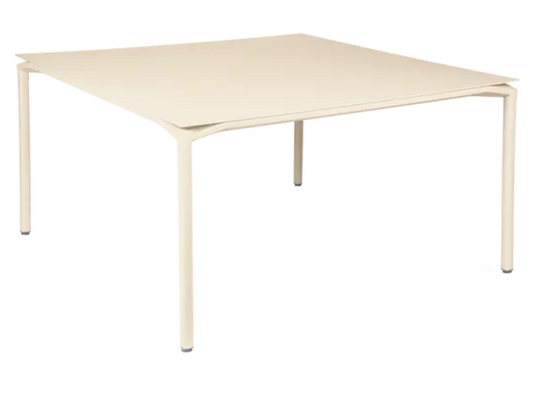 Fermob CALVI square dining table, 140x140 cm, metal eight-seater table with a modern design in a latte finish.