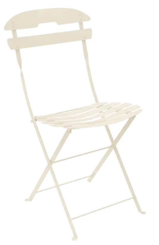 Fermob LA MÔME Latte folding chair made of metal, lightweight and stylish, perfect for outdoor patio and garden seating.
