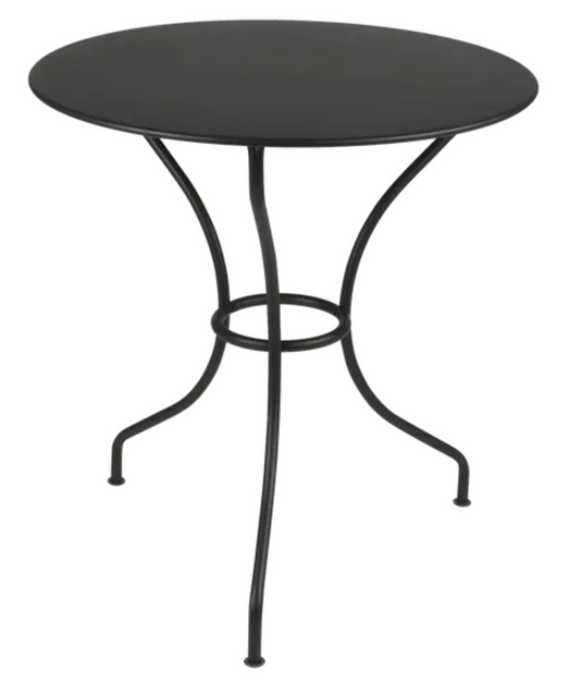 Fermob OPÉRA+ outdoor metal table with 67 cm diameter in liquorice color, suitable for patio or restaurant outdoor seating.