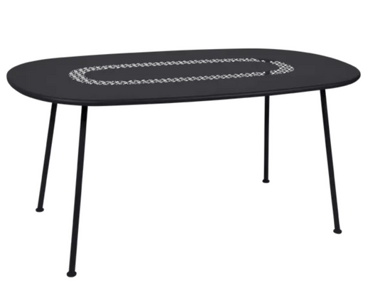 Fermob LORETTE oval metal outdoor dining table, 160x90 cm, with Liquorice finish, suitable for patio or garden spaces.