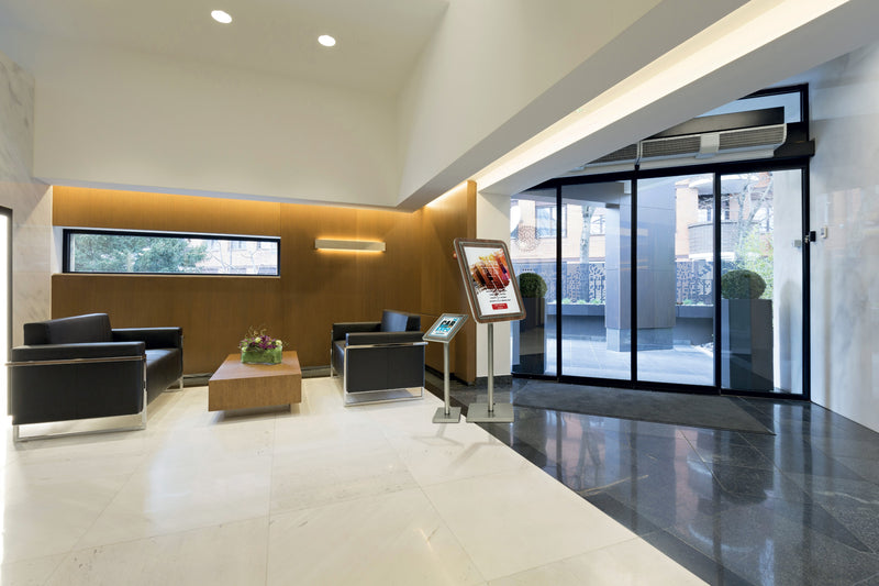 Load image into Gallery viewer, Securit Information Displays - Glass Star - Walnut 74,4x57x3cm - in use
