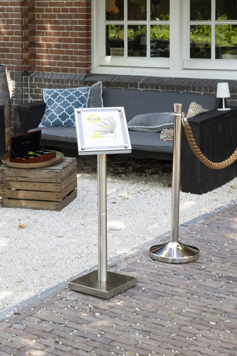 Load image into Gallery viewer, Securit Information Displays - Accessories - Stainless Steel 90,2x27,1x27,1cm - in use
