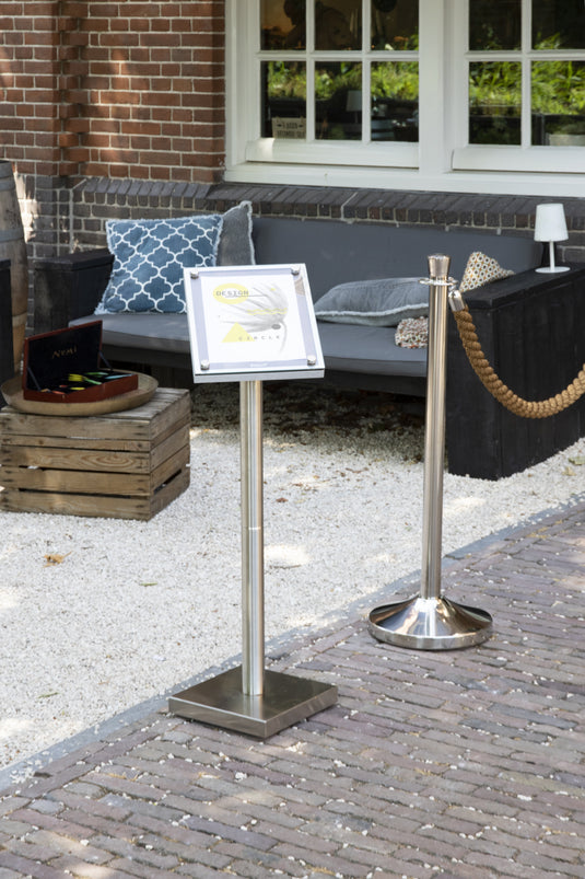 Securit Barriers Systems - Classic Ropes - Bronze 59,5x4x4cm - Pack of 5 - in use