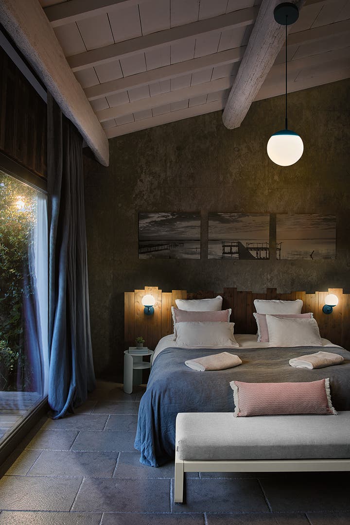 Load image into Gallery viewer, Fermob Mooon! Pendant Light Ø25 cm – lifestyle
