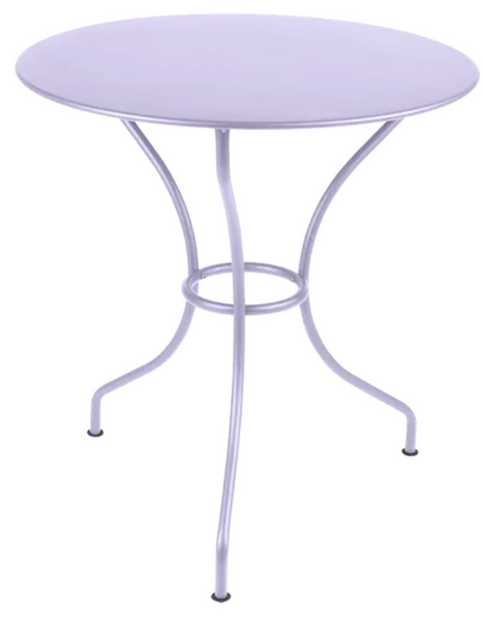 Fermob OPÉRA+ outdoor metal table with 67 cm diameter, white finish, suitable for patio or restaurant outdoor seating.