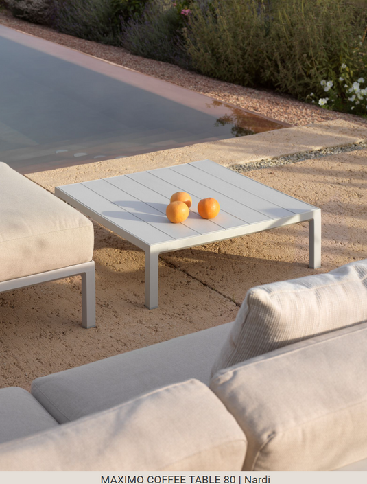 Nardi Maximo Tavolino 80 outdoor coffee table with a sleek design, suitable for commercial outdoor restaurant settings.