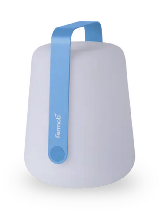 Fermob BALAD² outdoor lamp in Maya Blue, 25 cm tall, featuring a spherical design for stylish outdoor lighting.