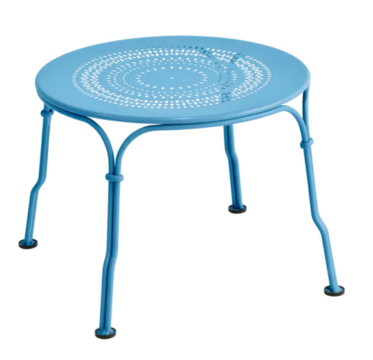 Fermob 1900 Low Table in Maya Blue, round metal table with 45 cm diameter, suitable for indoor or outdoor use.