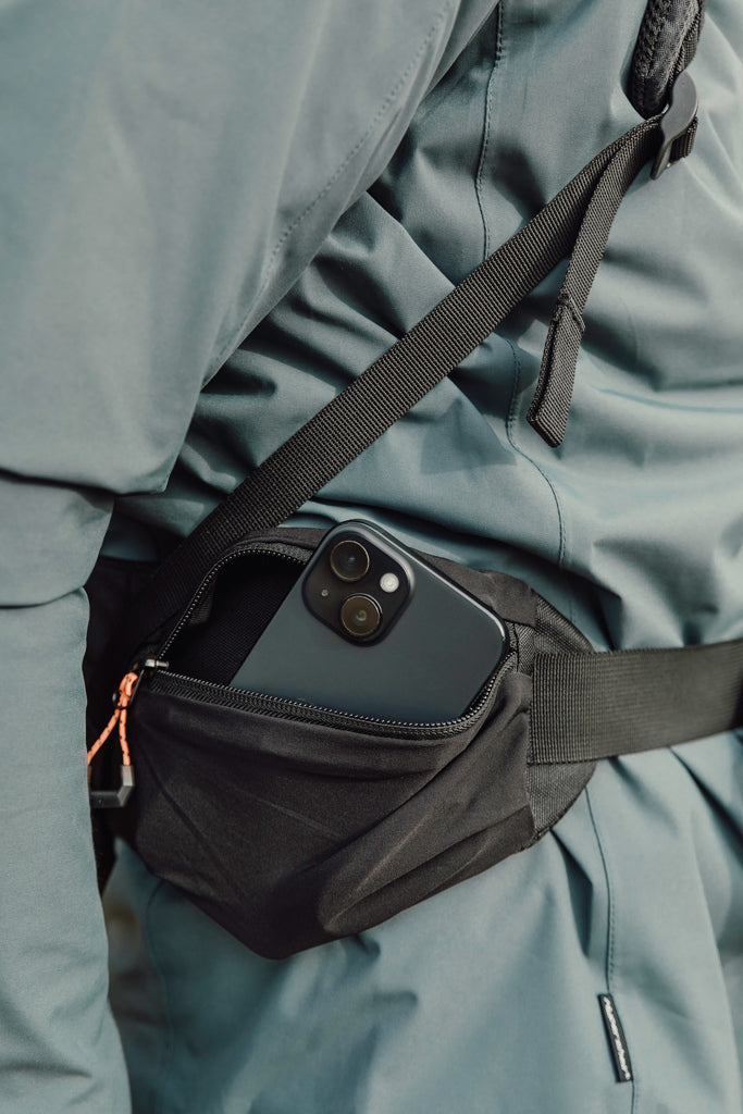 Load image into Gallery viewer, Nordic Drift Drift Trail RCS 33L backpack showing black fabric, adjustable straps, and multiple compartments for travel and outdoor use.

