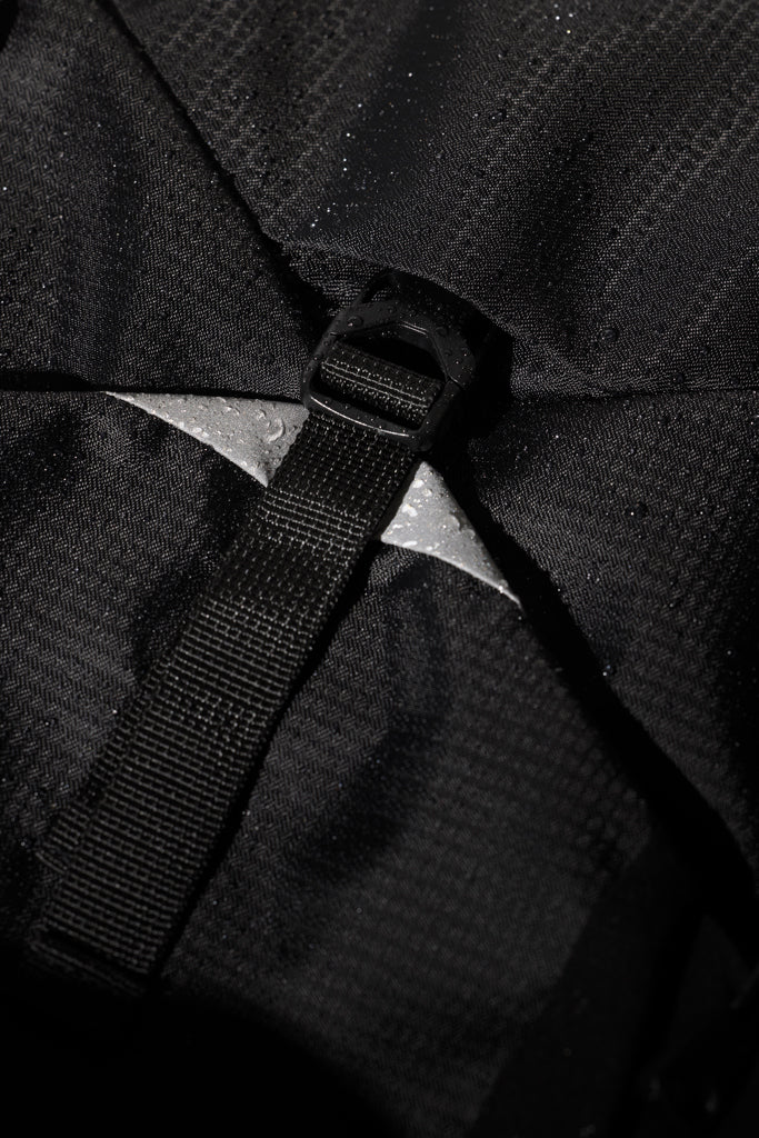 Load image into Gallery viewer, Nordic Drift Trail RCS backpack 24L in black with multiple compartments, designed for outdoor and travel use.
