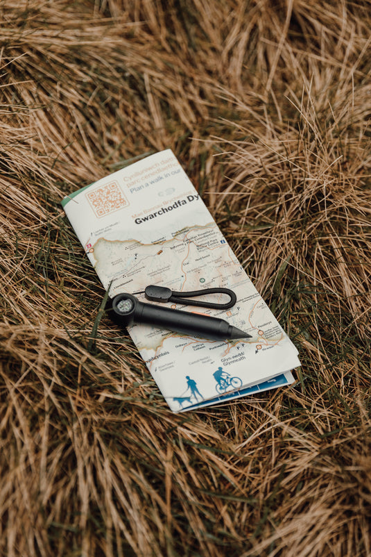 Nordic Drift Drift Trial RCS portable infinity pocket pen with compass, compact writing instrument in black with silver accents.
