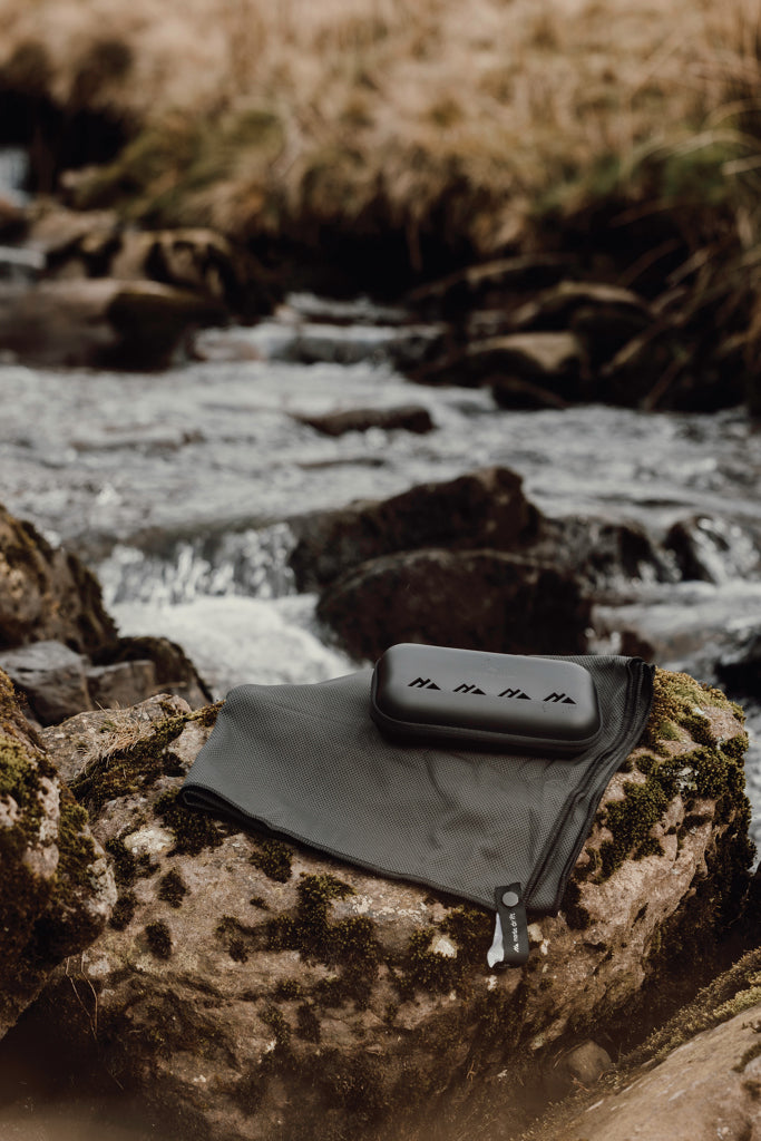 Load image into Gallery viewer, Nordic Drift GRS Aero active outdoor towel shown in a neutral color, lightweight and quick-drying for sports and outdoor activities.
